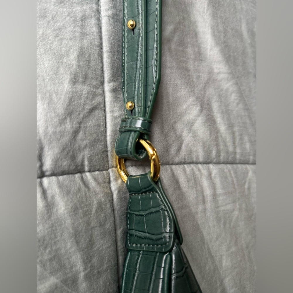 JW PEI Carly saddle bag in green - Picture 3 of 7